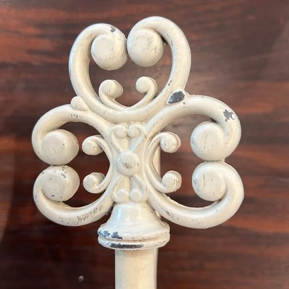 Metal Curtain ‘tie-backs’ or decorative hooks - Picture 8 of 12